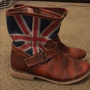 Union Jack boots